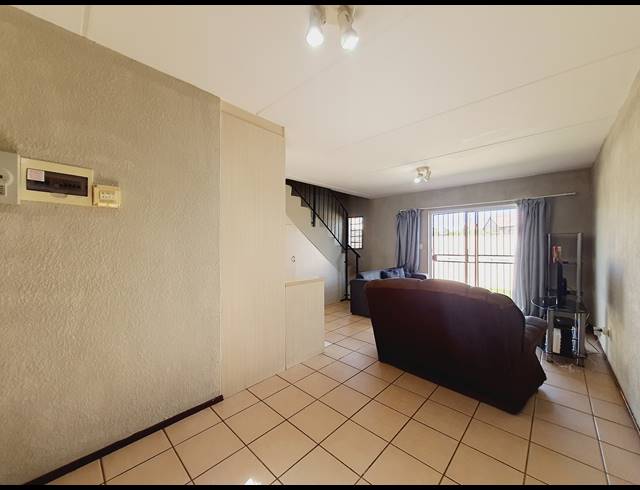 2 BEDROOM APARTMENT RENTED IN HALFWAY GARDENS
